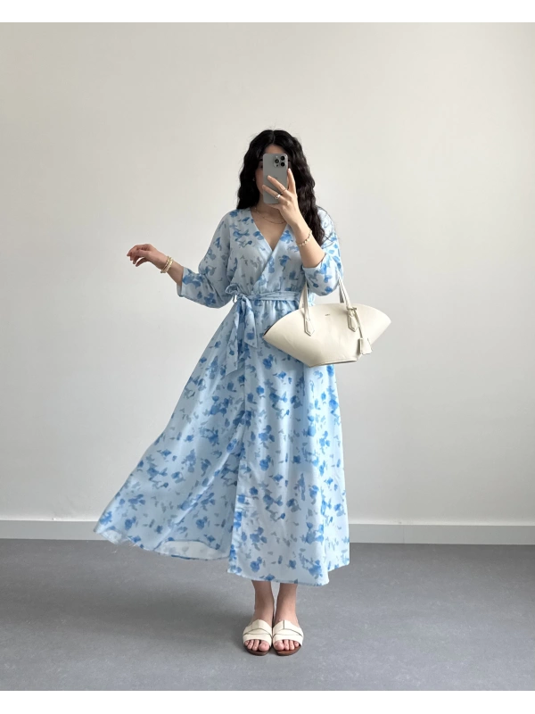 JUNO MAVİ ÇİÇEKLİ KRUVAZE YAKA ELBİSE