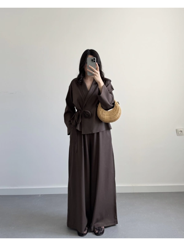 KAHVE GÜL DETAYLI KİMONO TAKIM