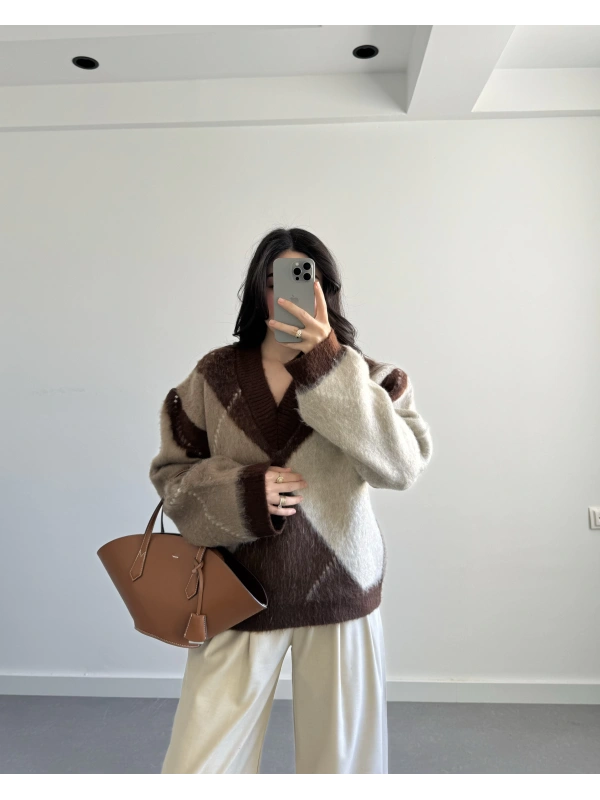 KAHVE & KREM HM MODEL BAKLAVA DESEN PREMİUM YÜN KAZAK