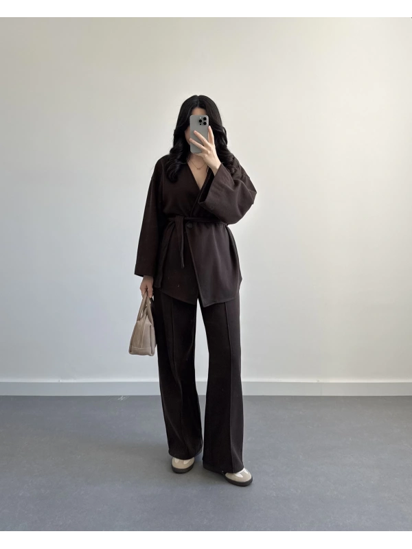 KAHVE KRUVAZE YAKA BELİ KUŞAKLI TAKIM