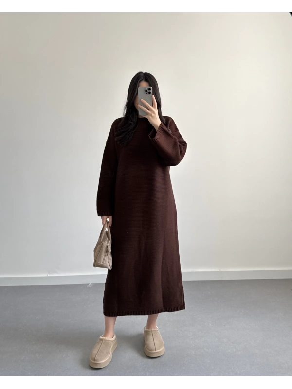 KAHVE UZUN TRİKO ELBİSE