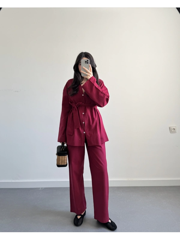 KETİ ÖNÜ DÜĞMELİ KUŞAKLI TAKIM BORDO