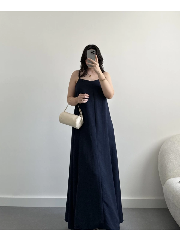 Koyu lacivert askılı elbise