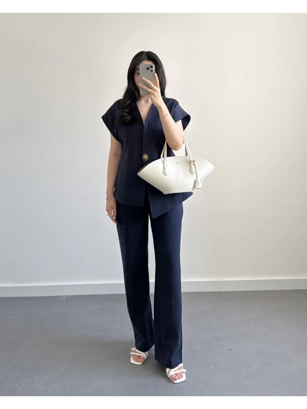 LACİVERT GOLD GÜNEŞ DÜĞME DETAYLI TAKIM