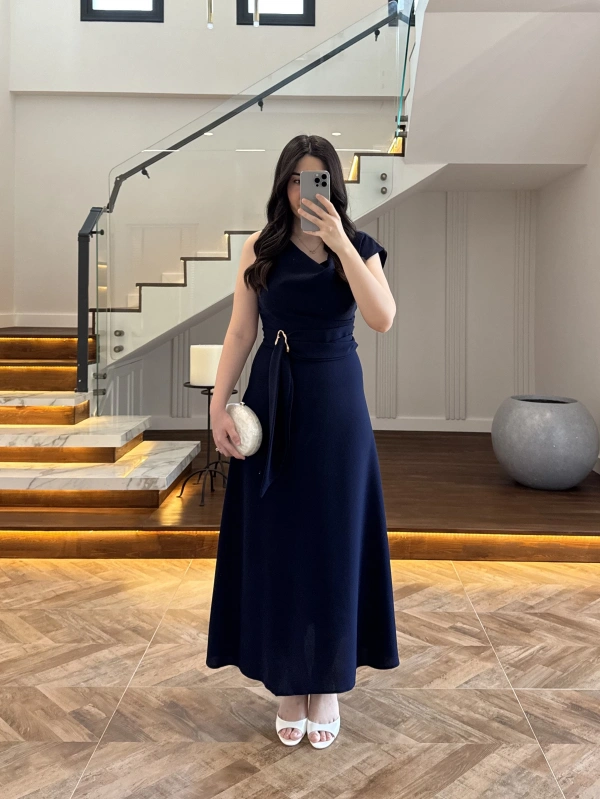 LACİVERT OMUZ DETAY TOKALI ELBİSE-3978