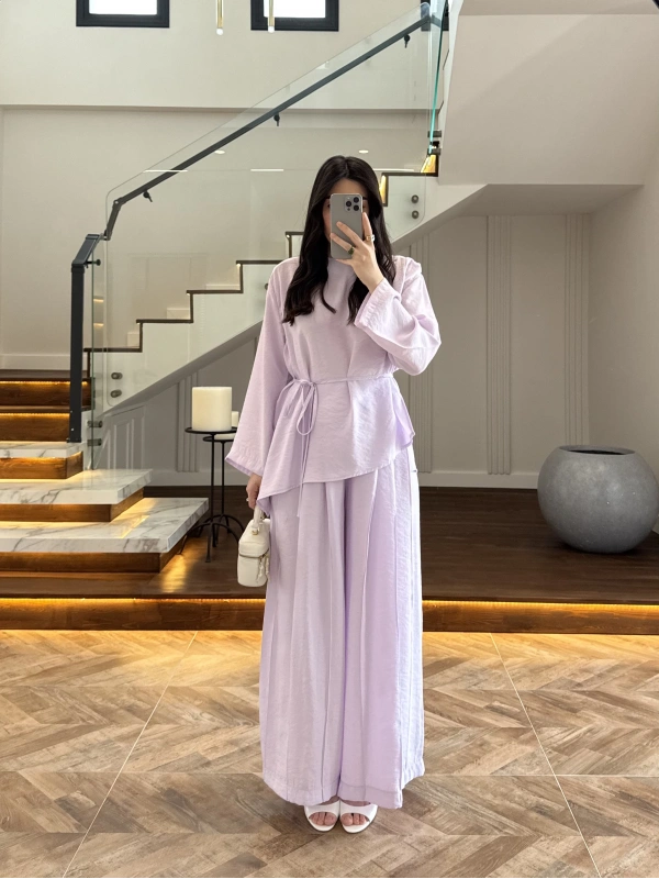 LİLA OMUZ PİLİ DETAY BLUZ TAKIM-26103