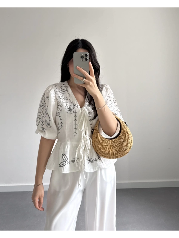 LİSİ BEYAZ BAĞLAMALI BLUZ