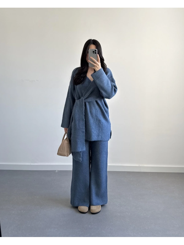 MAVİ BAĞLAMALI TRİKO TAKIM