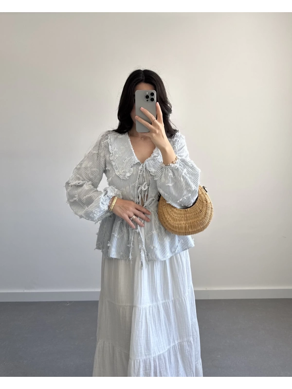 MAVİ ÇİZGİLİ BEBE YAKA PÜSKÜL BLUZ