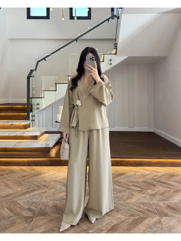 MİNT YONCA BROŞLU TAKIM - 8896