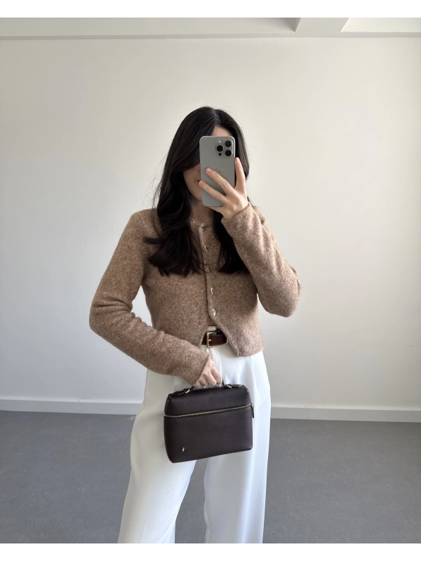 ÖNÜ DÜĞMELİ HIRKA BEJ