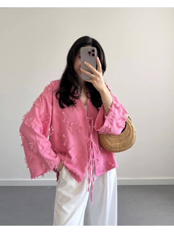 PEMBE PÜSKÜL DETAYLI GÖMLEK