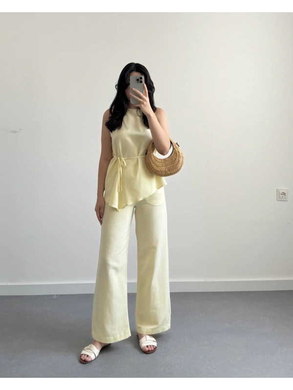 SARI ASİMETRİK KUŞAKLI BLUZ PANTOLON TAKIM