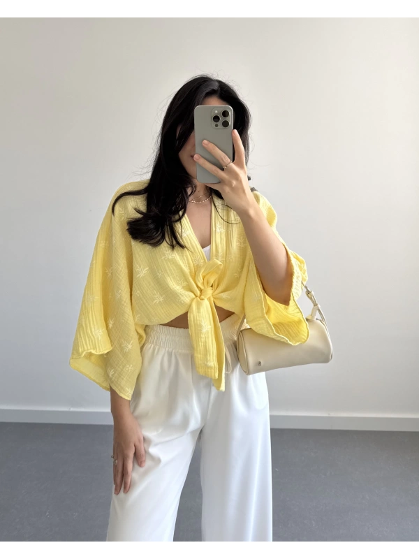 SARI İŞLEMELİ MÜSLİN KİMONO