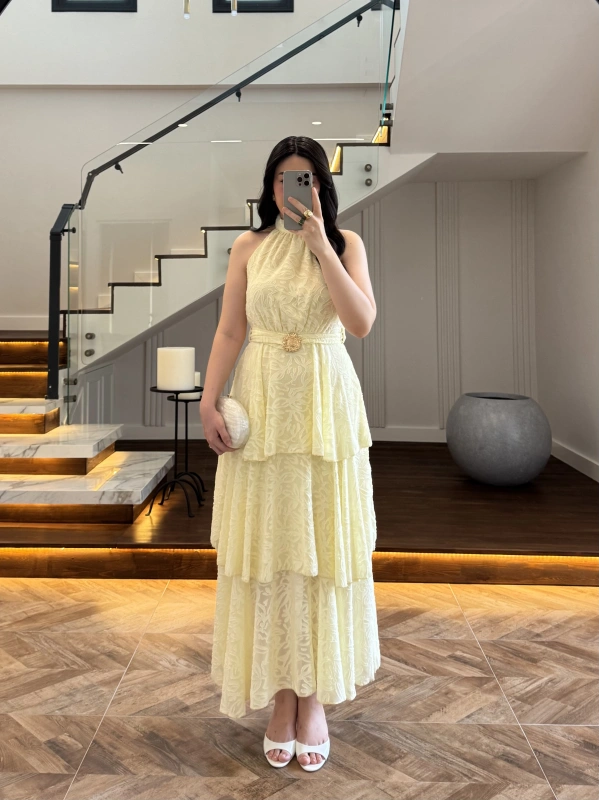 SARI KEMERLİ KAT KAT ELBİSE -4098