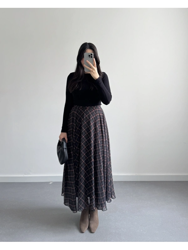 SİYAH ŞİFON EKOSE DESEN KLOŞ ETEK