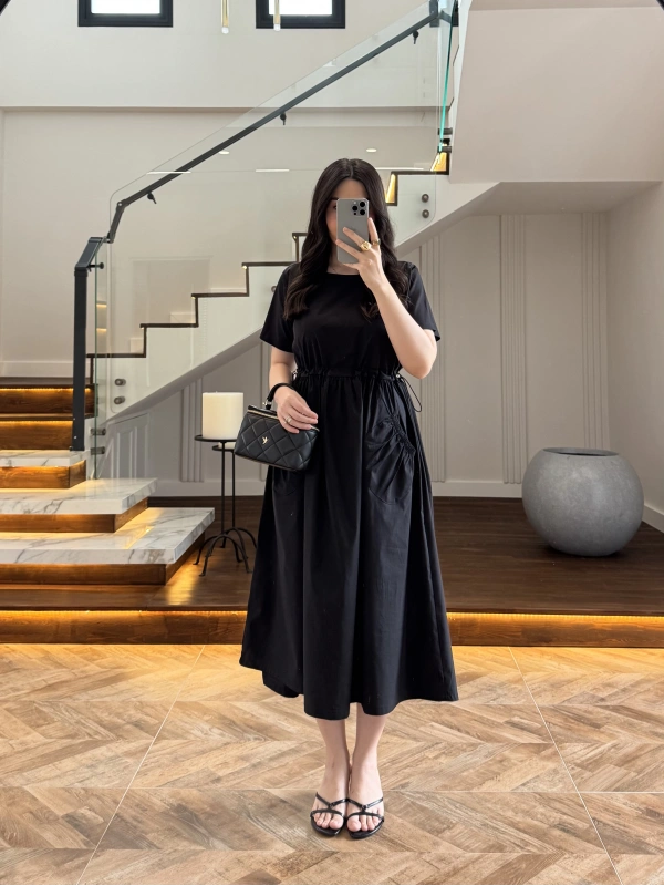 SİYAH BEL BÜZGÜLÜ CEPLİ ELBİSE-30731