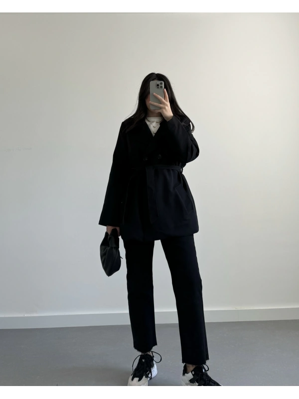 Siyah İçi Astarlı Trençkot