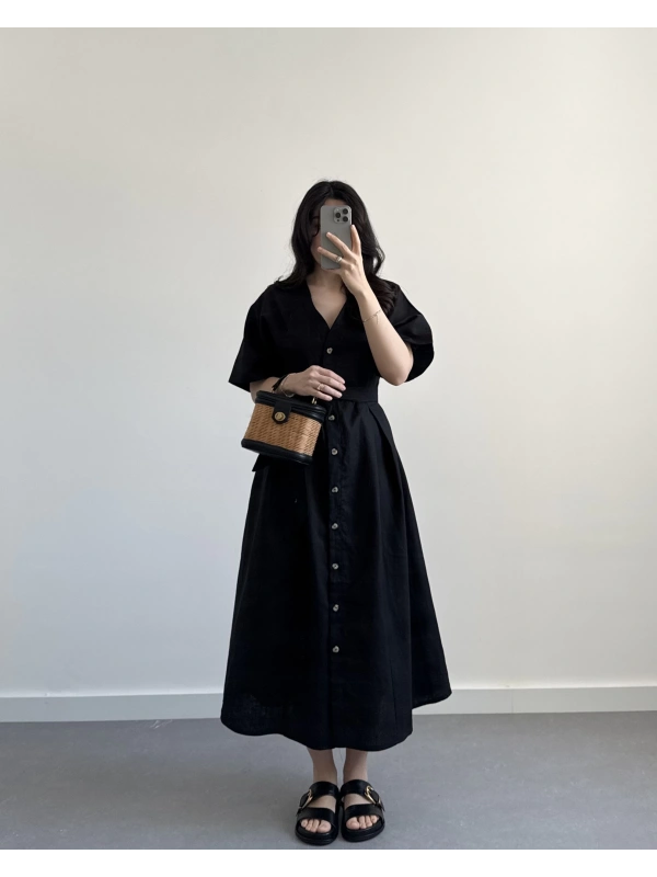 SİYAH KUŞAKLI KETEN DÜĞMELİ ELBİSE