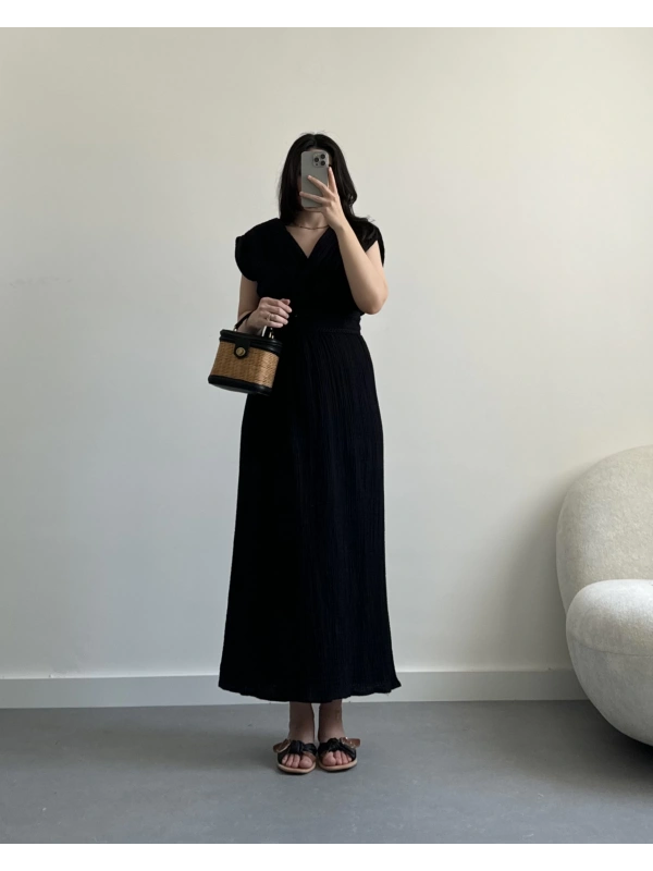 Siyah müslin kumaş örgü detaylı elbise