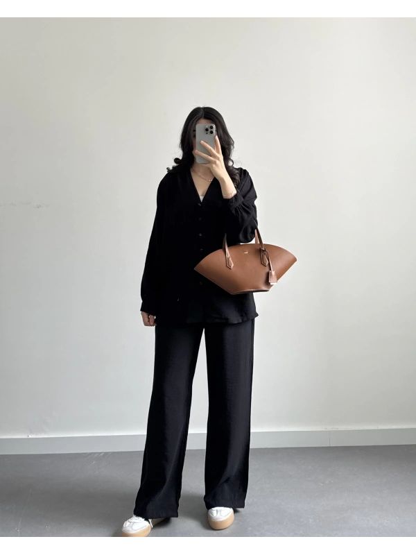 SİYAH ÖNÜ DÜĞMELİ V YAKA TAKIM