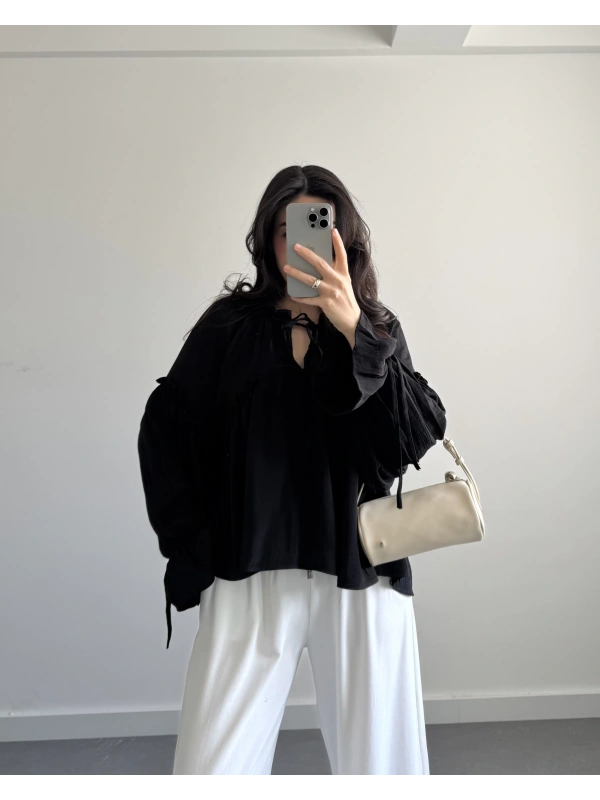 SİYAH TASARIM SALAŞ BLUZ