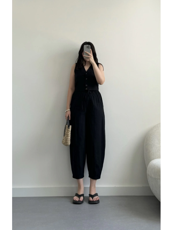 Siyah yelekli şalvar takım