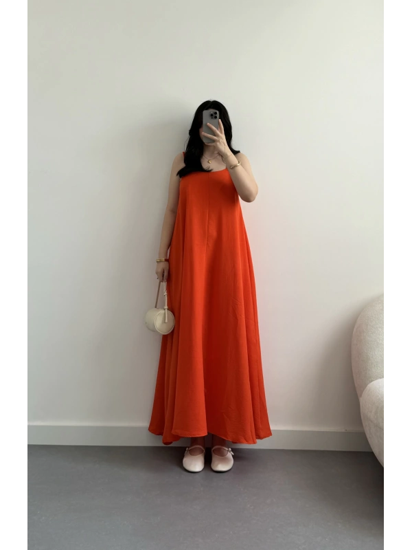 Turuncu askılı elbise