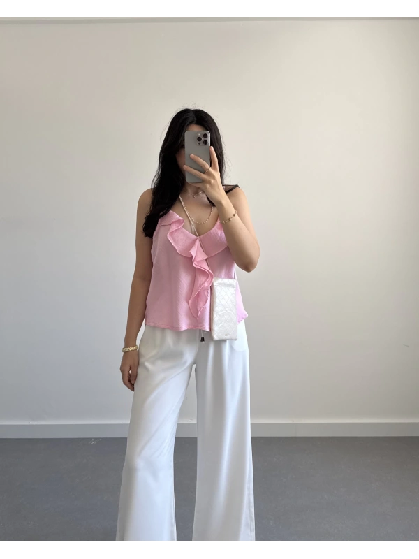 TWİLA ÖNÜ FIRFIRLI ASKILI BLUZ PEMBE