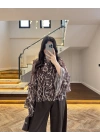 KAHVE DESENLİ SATEN BLUZ -5024