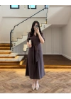 KAHVE ÖNÜ DÜĞMELİ KUŞAKLI TENSEL ELBİSE -5062