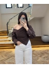 KAHVE OMZU AÇIK DRAPELİ GÖMLEK-250317
