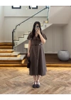 KAHVE VOLAN DETAY ELBİSE-2370