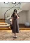 KAHVE VOLAN DETAY ELBİSE-2370