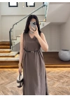 KAHVE V YAKA KEMERLİ ELBİSE-2382