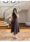 KAHVE YIRTMAÇLI GOLD AKSESUAR ELBİSE