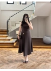 KAHVE YIRTMAÇLI GOLD AKSESUAR ELBİSE