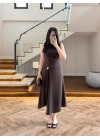 KAHVE YIRTMAÇLI GOLD AKSESUAR ELBİSE