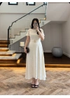 BEYAZ KISA KOL KEMERLİ GÜRÜLÜ ELBİSE -3231