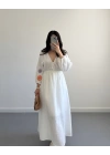 BEYAZ KOLLARI NAKIŞLI MÜSLİN ELBİSE