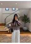 KAHVE ÇİZGİLİ BELDEN BÜZGÜLÜ BLUZ-EU5234