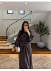 KAHVE PİLE DETAY YARASA KOL ELBİSE-26K5404