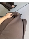 KAHVE YANLARI KEMER DETAYLI CREP KUMAŞ ELBİSE