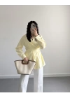 MAVE KURUVAZE BELİ KUŞAKLI GÖMLEK SARI