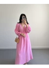PEMBE KOLLARI NAKIŞLI MÜSLİN ELBİSE