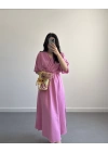 PEMBE KRUVAZE YAKA ELBİSE
