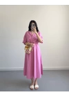 PEMBE KRUVAZE YAKA ELBİSE