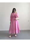 PEMBE ZIMBA DETAYLI SIRTI BAĞLAMALI MÜSLİN ELBİSE