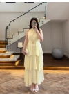 SARI KEMERLİ KAT KAT ELBİSE -4098