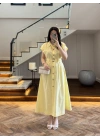 SARI ÖNÜ DÜĞMELİ KEMERLİ ELBİSE -3976